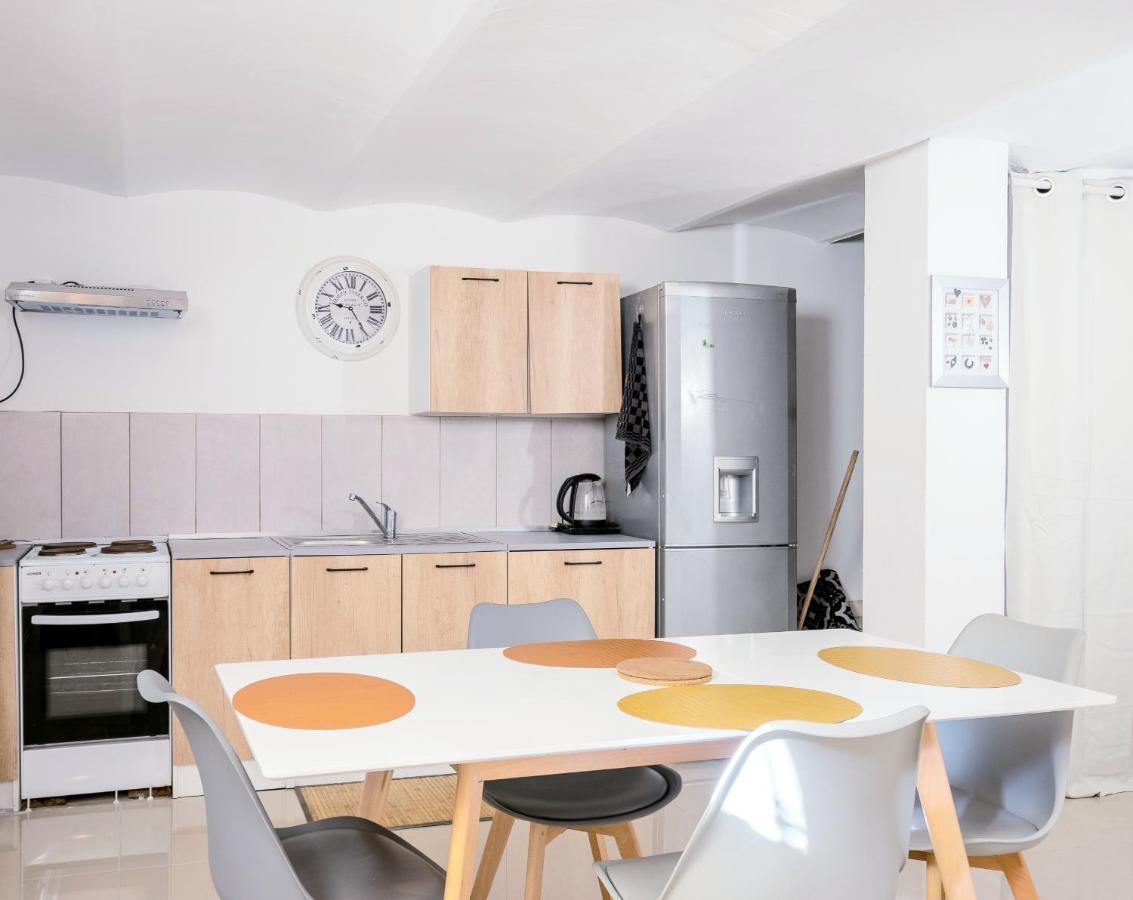 Velodrome F4 Dans Villa 5 Lits Parking Et Piscine Partagee Marseille Eksteriør bilde